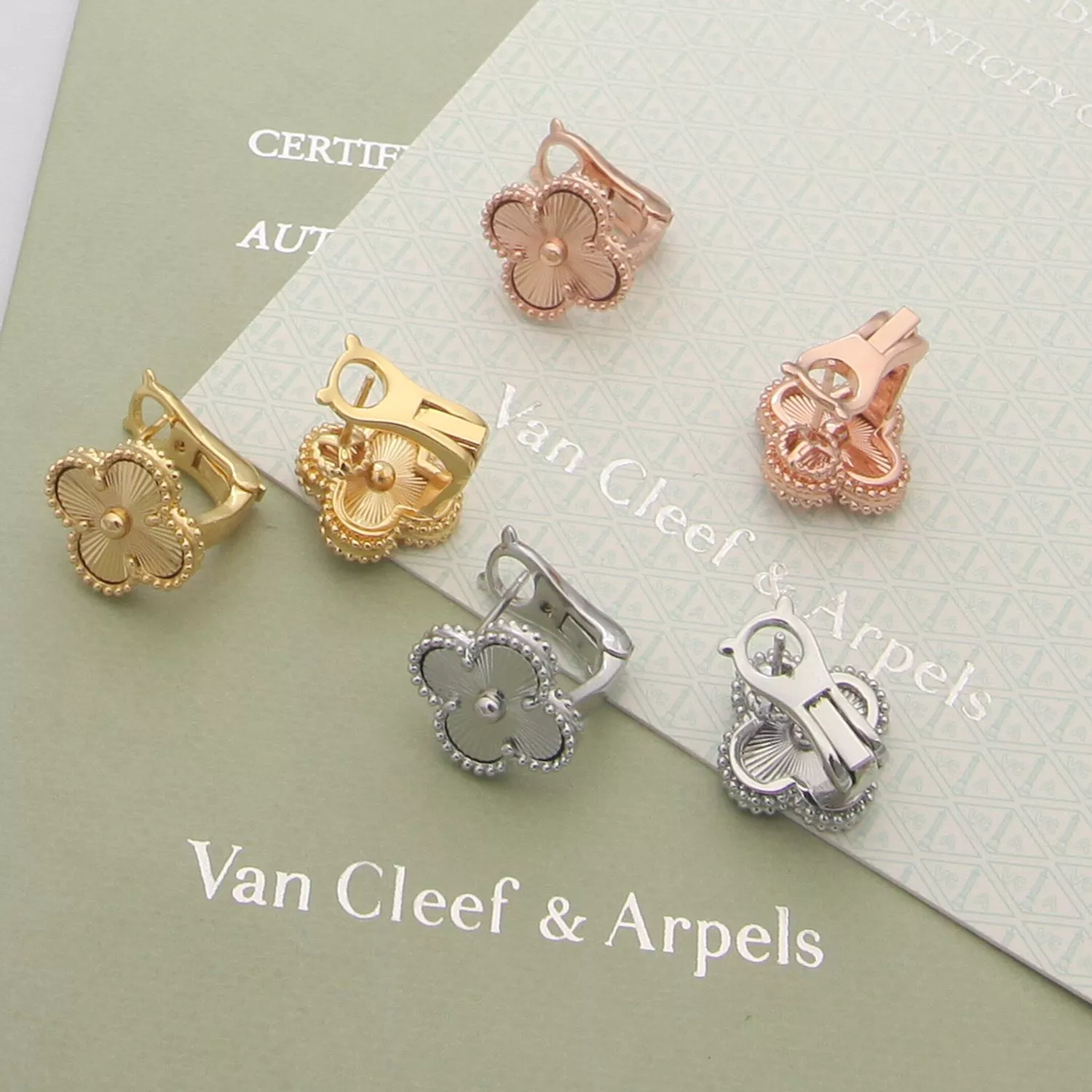 van cleef  arpels boucles doreilles pour femme s_12711733